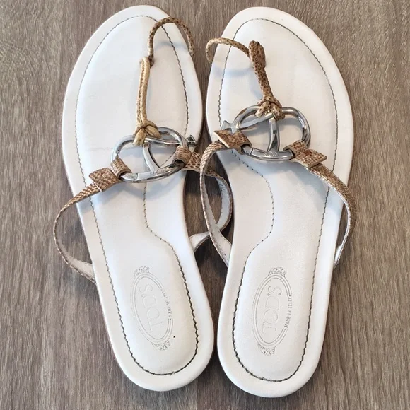TOD'S★素敵！SILVER LEATHER FLOWERS GOMMA FLAT SANDALS Gomma leather sandals in white - Tods | Mytheresa